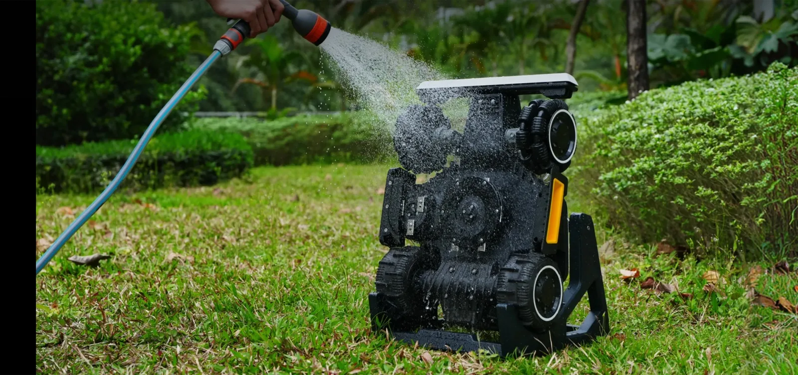 IPX6 Waterproof — odolnosť kosačky voči vode